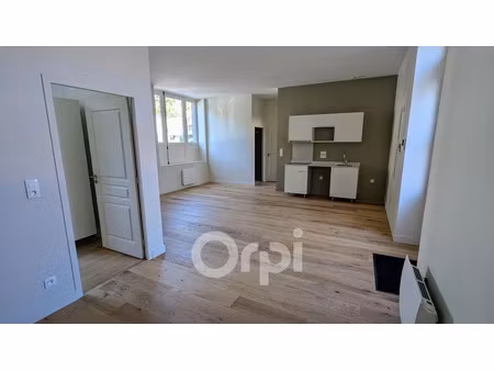 location appartement 3 pièces 63.14 m² à riom (63200)  762 €