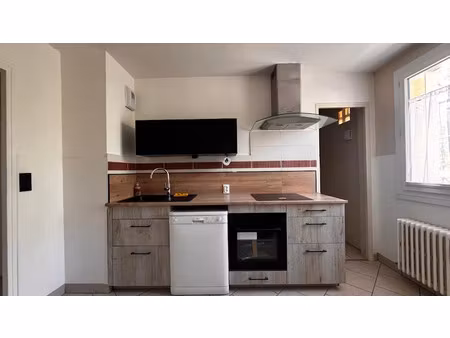 location appartement 2 pièces 71.7 m² à tassin-la-demi-lune (69160)  1 070 €
