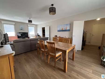 a vendre appartement bonsecours f3 avec garage fermé.
