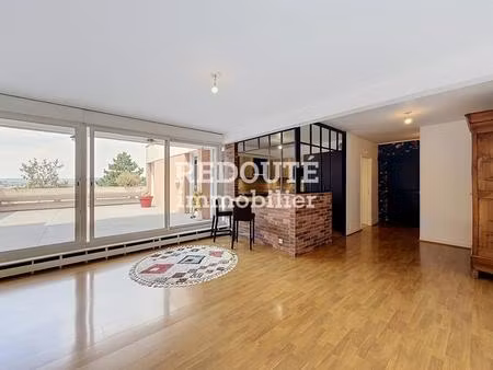 à vendre - appartement t4 avec terrasse panoramique et stationnement