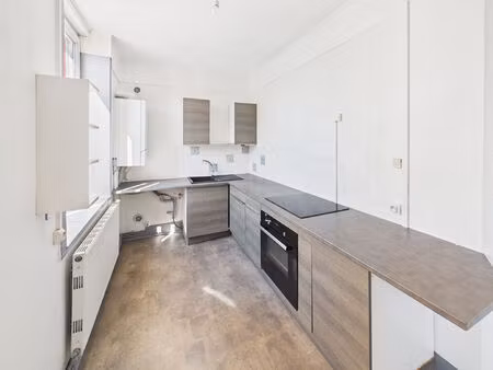 st nicolas de port - f3 - 61 m2 - petit immeuble