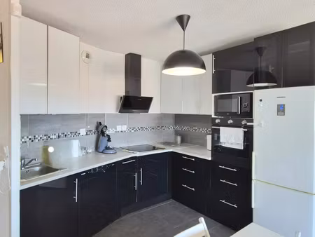 location appartement 4 pièces 70 m² à marseille 3 (13003)