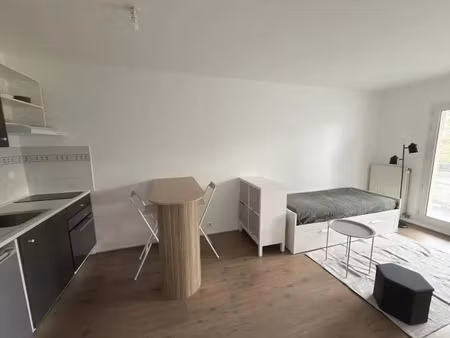location appartement 1 pièce 27 m² à saint-germain-lès-corbeil (91250)  760 €