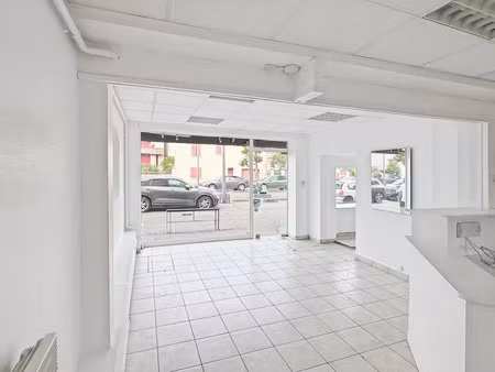 location locaux professionnels à saint-pierre-des-corps (37700)  810 €