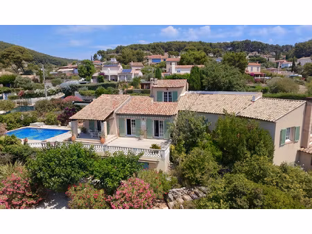 a vendre - villa 231m2 avec piscine et vue mer