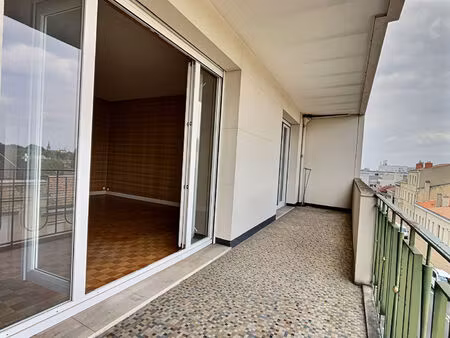 appartement avec loggia  garage et cellier