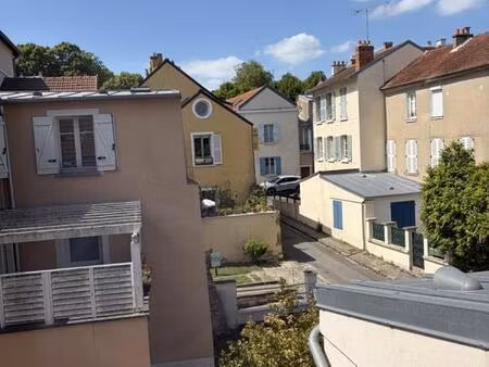 au coeur de louveciennes   un duplex lumineux de 42 m2 loi carrez 50m2 utile