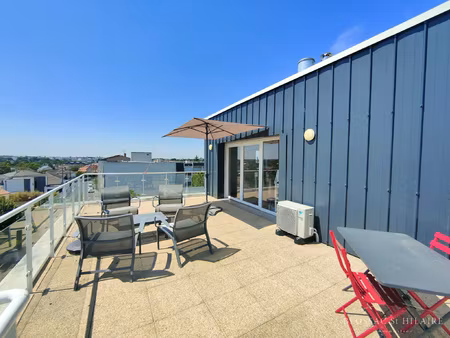 appartement 4 pièces au 4e et dernier étage d'une copropriét