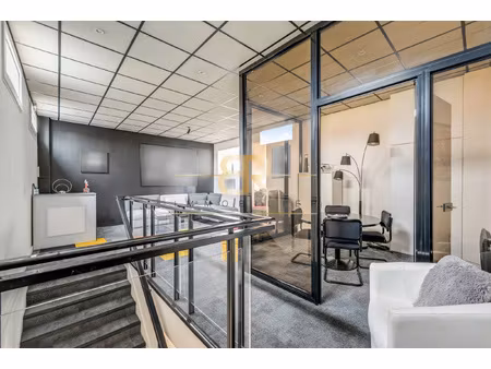 local commercial / rer a / bords de marne /