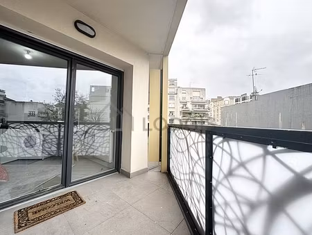 studio meublé avec terrasse  ascenseur et local à vélos