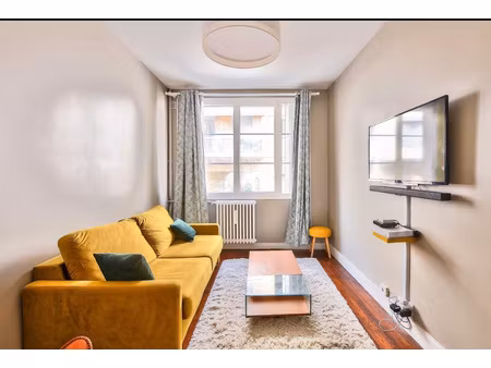 paris 20e gambetta : charmant studio traversant avec terrass