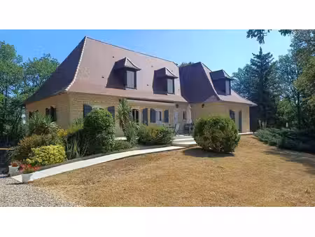 proche cubjac superbe maison à vendre 8 pièces