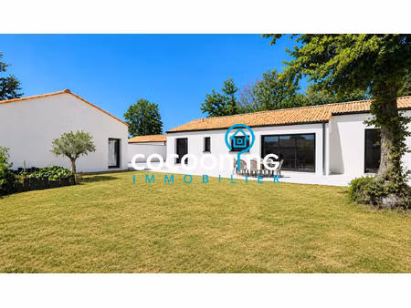 maison contemporaine dans le centre de vallet
