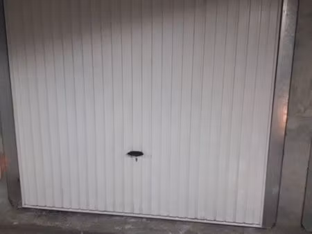 garage fermé centre juan