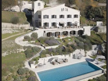 maison familiale à rénover sur propriété de 9300m2