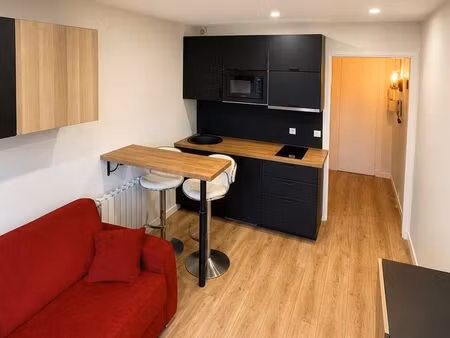 studio meublé entièrement rénové – port de saint-laurent-du-var – plage à 50 m