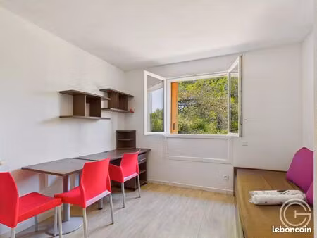 studio 1 pièce 19 m²