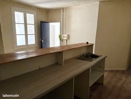 appartement de 70 m² au premier étage  deux chambres