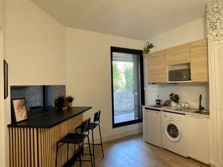 haut de perier t1/2 30m2 avec extérieur et parking