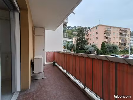 beau 2p à louer nice quartier st barthélemy