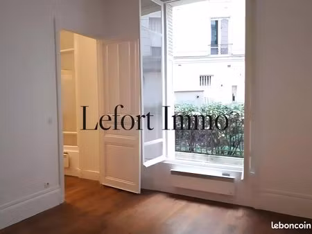 studio 1 pièce 28 m²