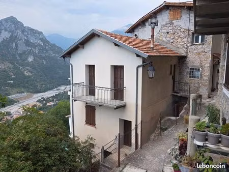 maison de village 80m2 sur 3 niveaux