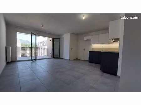 t2 neuf 45 m² – terrasse couverte 8 m² – garage sécurisé – hypercentre aix-les-bains