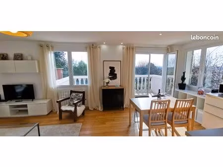 apt 40m2  2 pièces + grand balcon  fontenay village