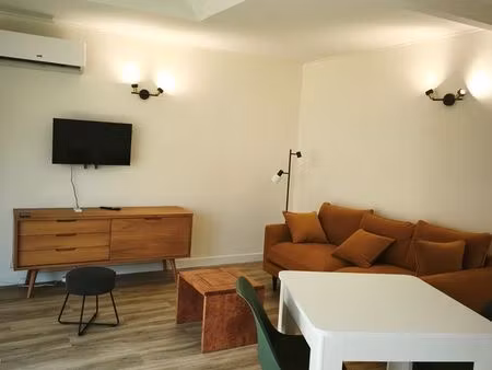 superbe t2 neuf meublé  tout équipé – terrasse privée  clim & parking couvert