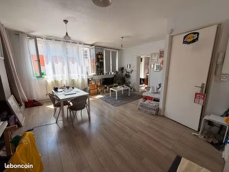 t2 de 47m2 situé au pied du tramway romarin à l’entrée de lille