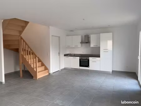 maison récente t4 à louer avec jardin clos