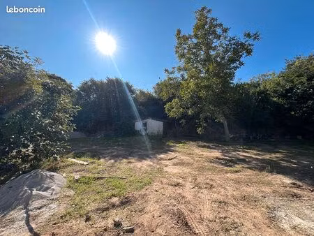 terrain 607 m² peyrolles en provence
