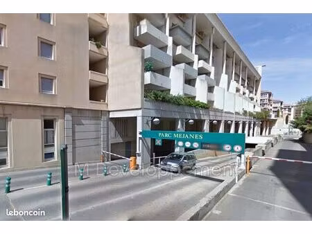 parking/box 16 m² aix-en-provence
