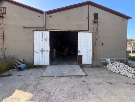 local 245 m² arles