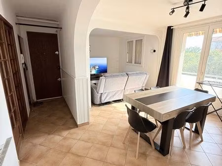 à vendre – appartement t3 de 63 54 m² avec loggia et cave – arles