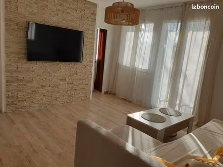 t2 entièrement rénovée avec 2 balcons