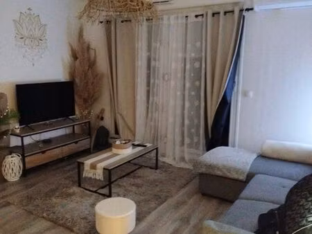 bel appartement t2 à istres  à deux pas du centre-ville