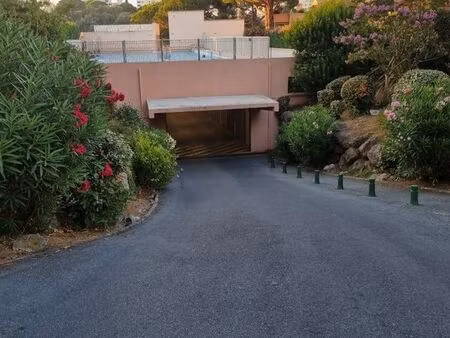 garage à louer – secteur croix des gardes