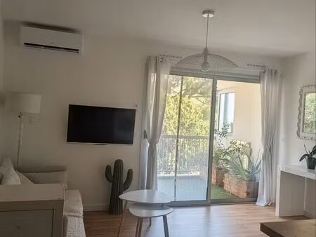 [exclusivement location étudiant] charmant studio avec coin nuit  terrasse parking