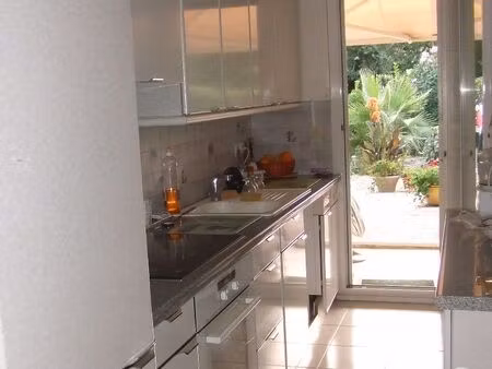 f2 45 m2 a mandelieu + pkg+jardin prive