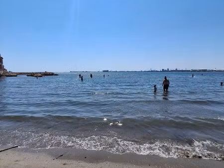 t3 traversant 82m2 directement sur la plage