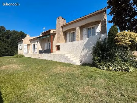 maison 9 pièces 238 m²