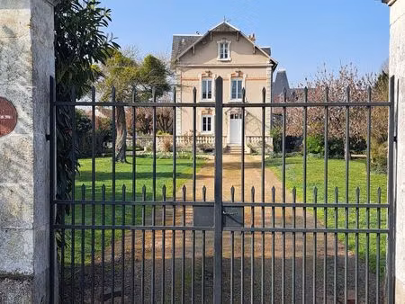 vendome centre - maison bourgeoise au coeur d'un parc arboré à 45 mn de paris montparnasse