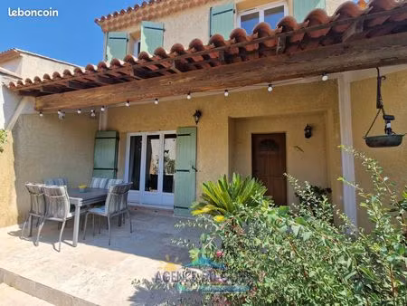 villa mitoyenne de type 4 avec jardin dans clos sécurisé  au calme  proches centres commer
