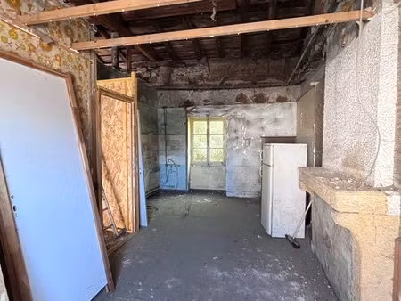 petite maison de village à rénover entièrement