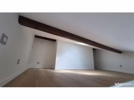 studette avec mezzanine entièrement rénovée