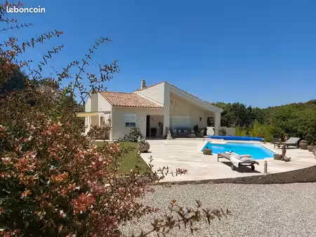 superbe villa t5 dans secteur recherché