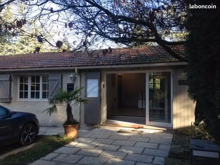 bureau 100 m²