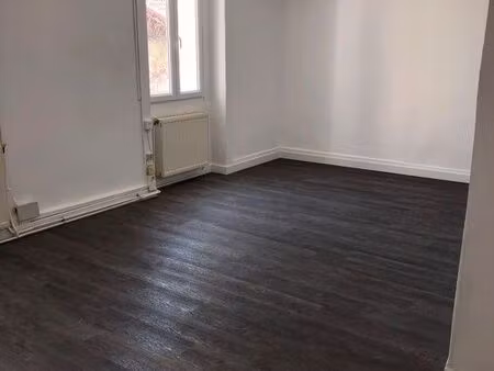 location t2 50 m2