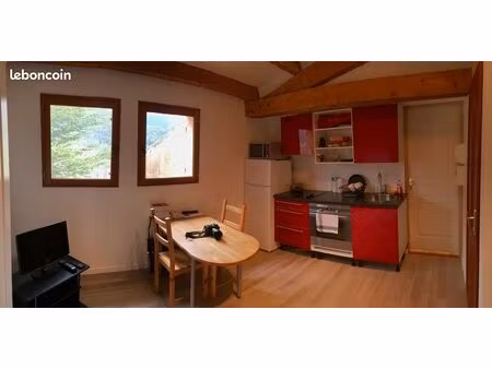 beau studio de 24 m2 à vauvenargues à 12kms d'aix-en-provence